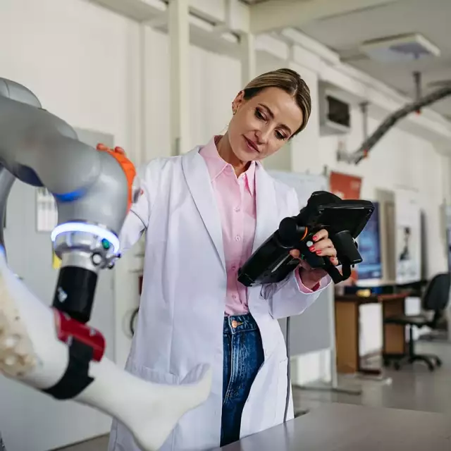 Learn How Conga Helped This Medical Devices Company Increase Profitable Growth with a $40M Uplift in Revenue
